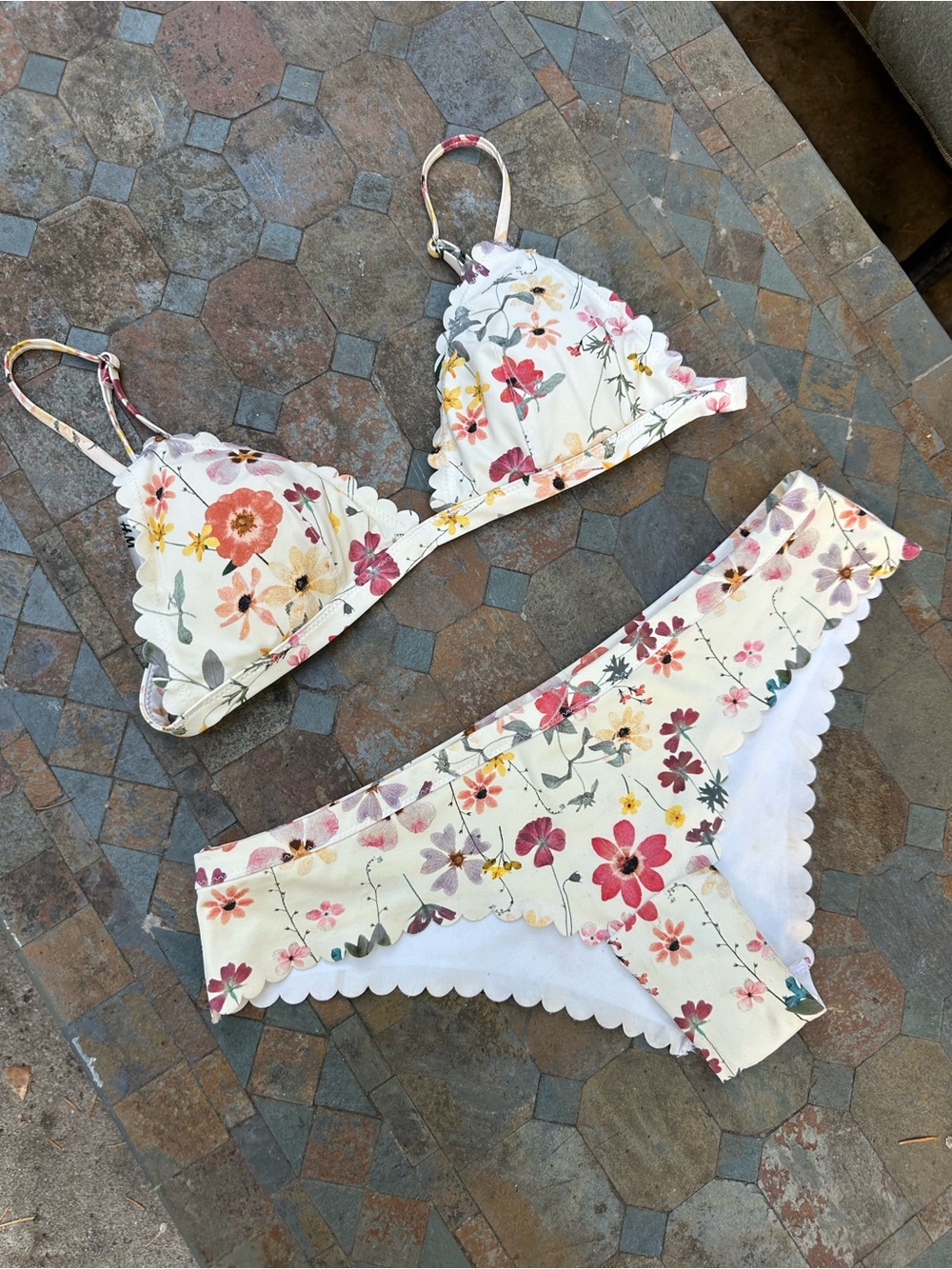 Floral Bikini Set - Picture 2 of 6